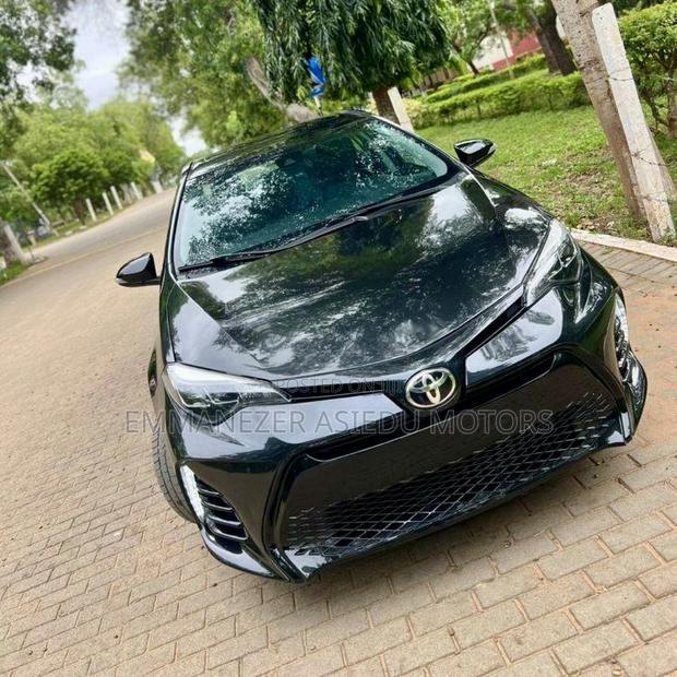 Toyota Corolla SE (1.8L 4cyl 6M) 2019 Black