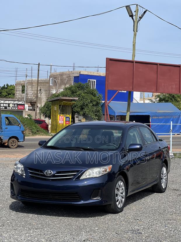 Toyota Corolla LE 4dr Sedan (1.8L 4cyl 4A) 2013 Blue