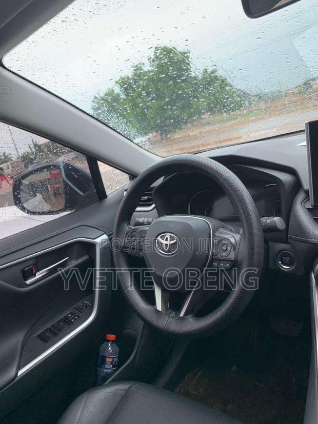 Toyota RAV4 2022 Black