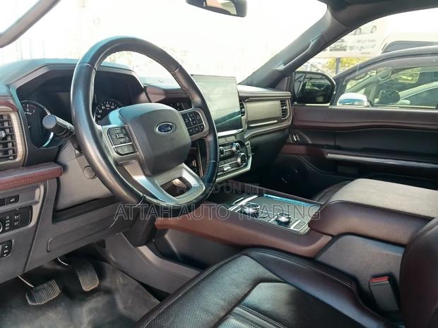 Ford Expedition 2022 Black
