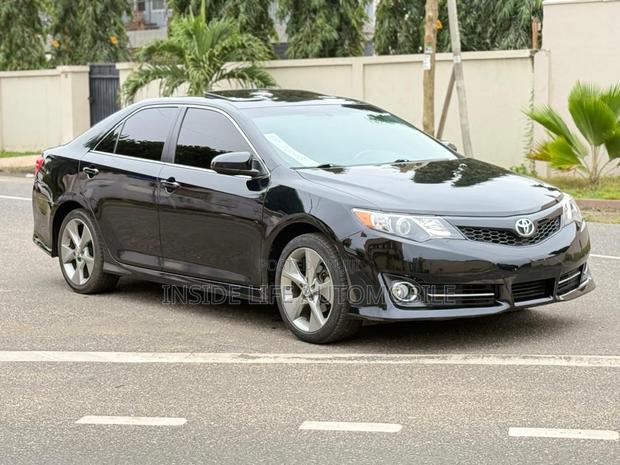 Toyota Camry SE 4dr Sedan (2.5L 4cyl 6A) 2014 Black
