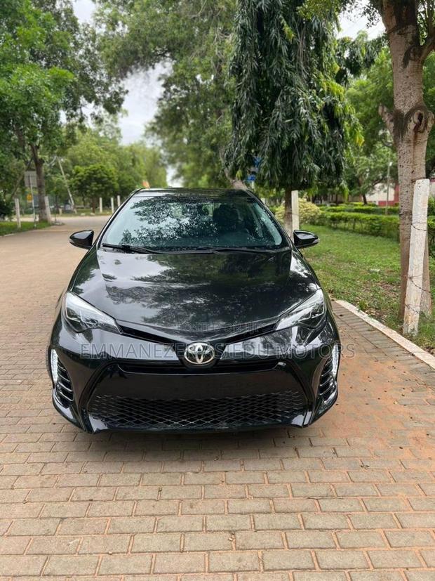 Toyota Corolla SE (1.8L 4cyl 2A) 2018 Black