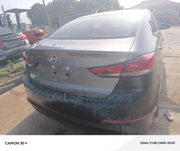 Hyundai Elantra SE 2018 Gray