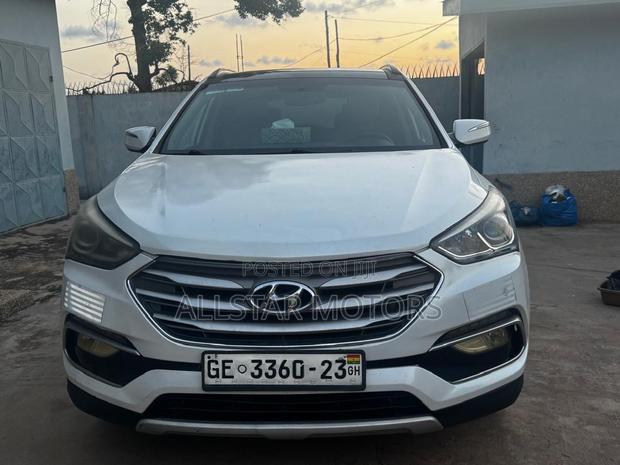 Hyundai Santa Fe Limited Ultimate FWD 2018 White