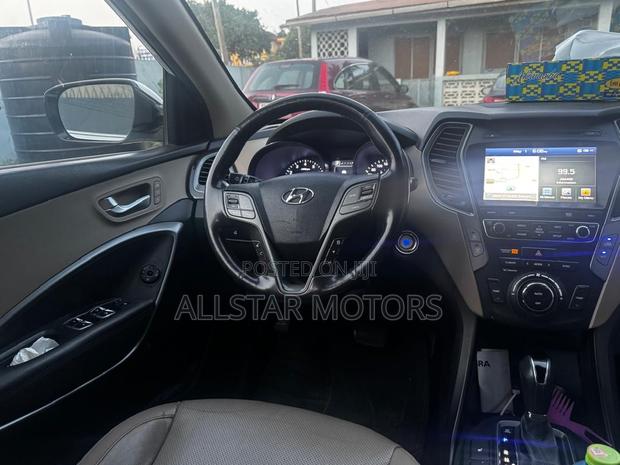 Hyundai Santa Fe Limited Ultimate FWD 2018 White
