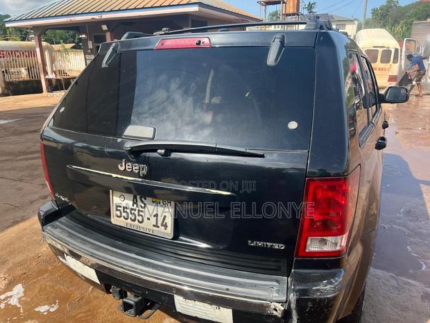 Jeep Grand Cherokee Laredo 4x4 2010 Black