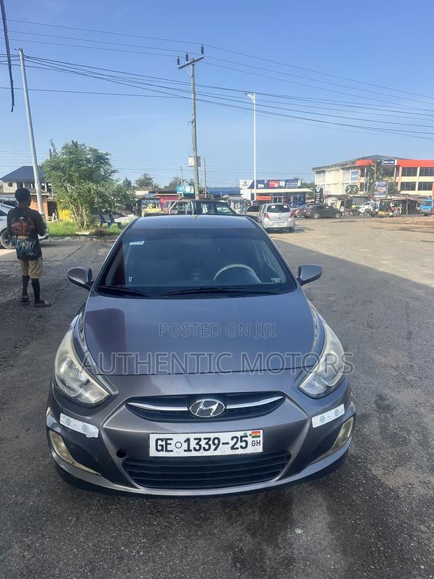 Hyundai Accent SE Hatchback 2016 Gray
