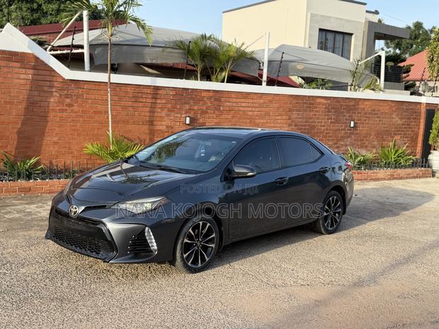Toyota Corolla 2016 Gray