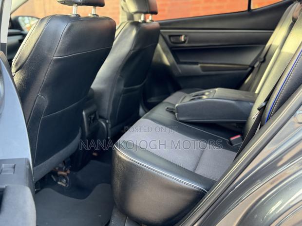 Toyota Corolla 2016 Gray
