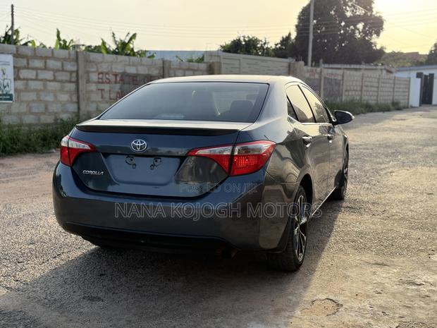 Toyota Corolla 2016 Gray