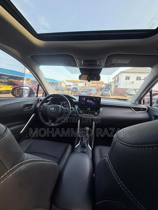 Toyota Corolla Cross LE 2023 White