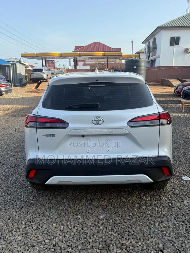 Toyota Corolla Cross LE 2023 White
