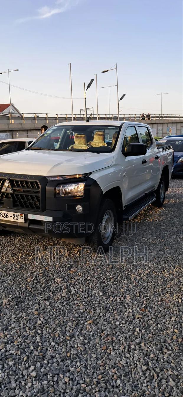 Mitsubishi L200 2024 White