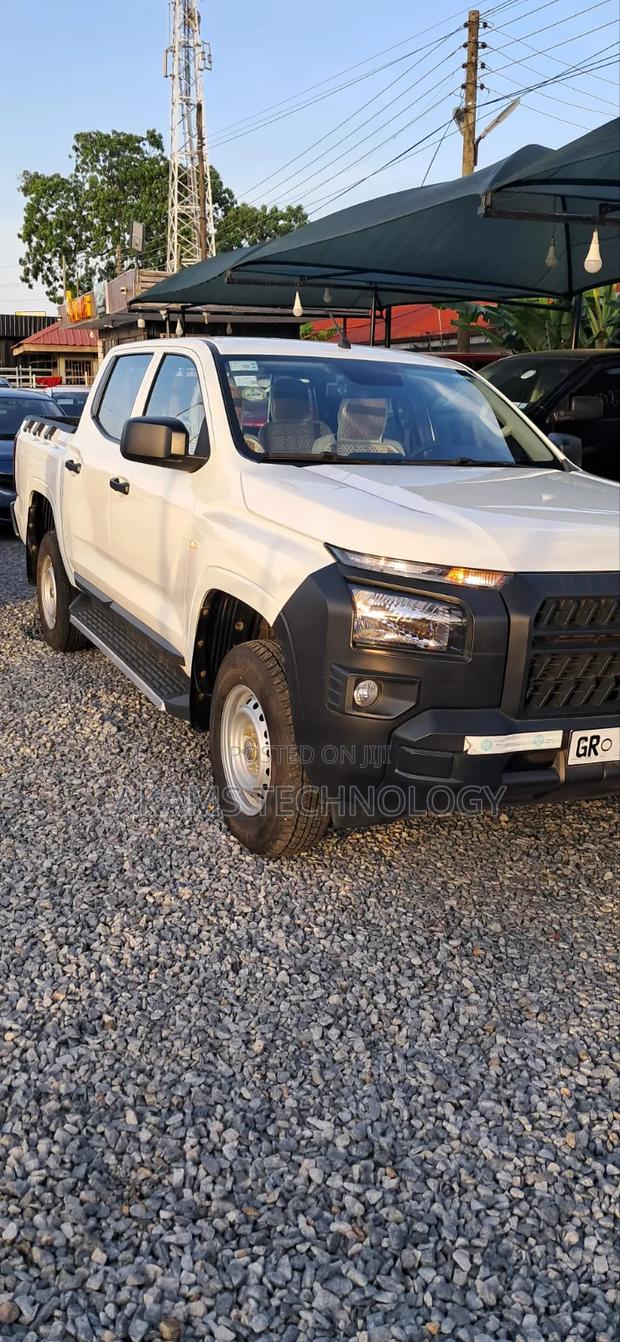 Mitsubishi L200 2024 White
