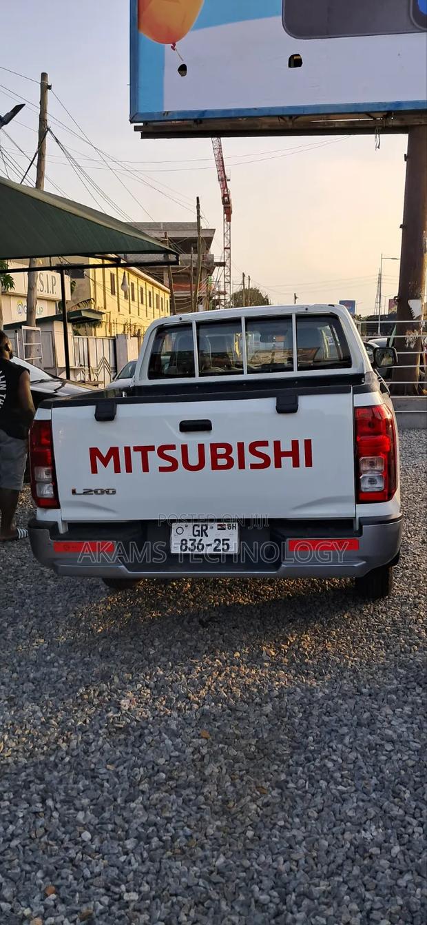 Mitsubishi L200 2024 White