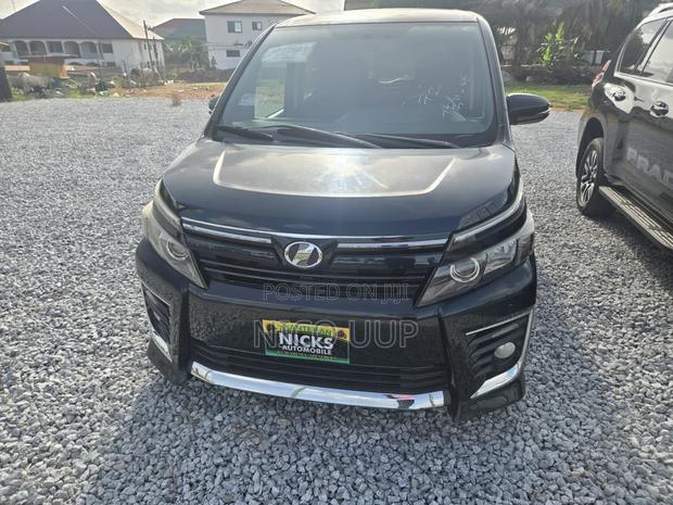 Toyota Voxy 2015 Black