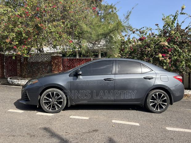 Toyota Corolla 2016 Black