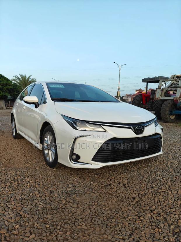 Toyota Corolla XSE (1.8L 4cyl 2A) 2019 White