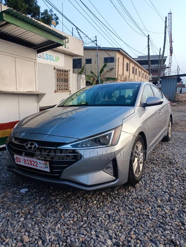 Hyundai Elantra 2020 Silver