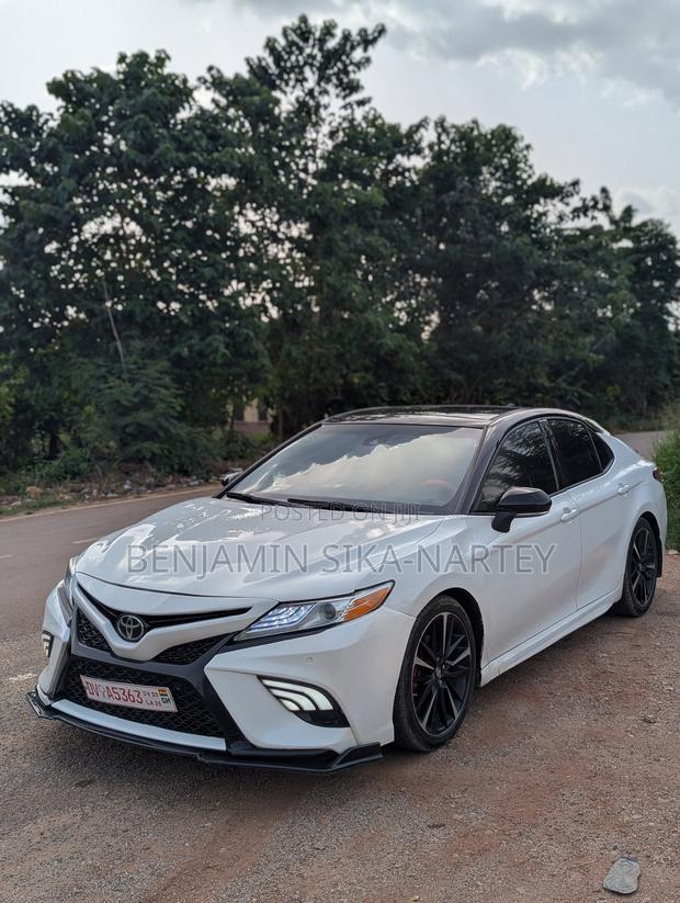 Toyota Camry XSE FWD (2.5L 4cyl 8AM) 2018 Pearl
