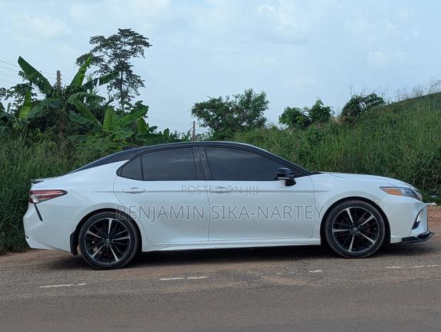 Toyota Camry XSE FWD (2.5L 4cyl 8AM) 2018 Pearl