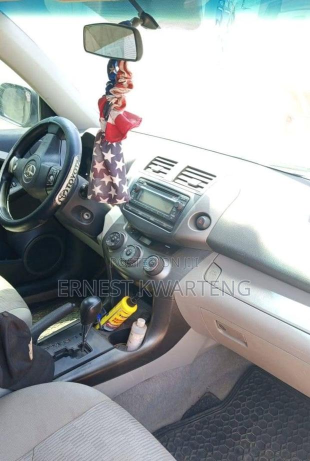 Toyota RAV4 2011 Gray