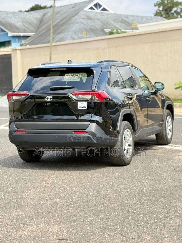 Toyota RAV4 LE AWD 2019 Black