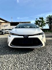 Toyota Corolla SE (1.8L 4cyl 2A) 2018 White for sale