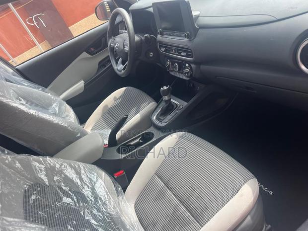 Hyundai Kona SEL 2023 Gray