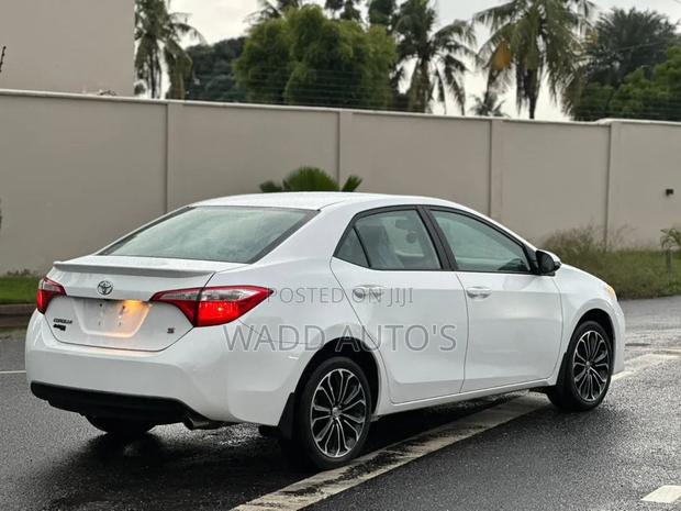 Toyota Corolla 2016 White