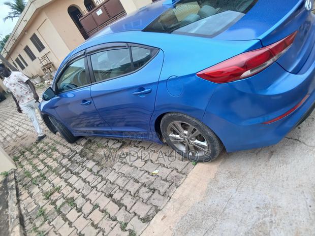 Hyundai Elantra 2017 Blue