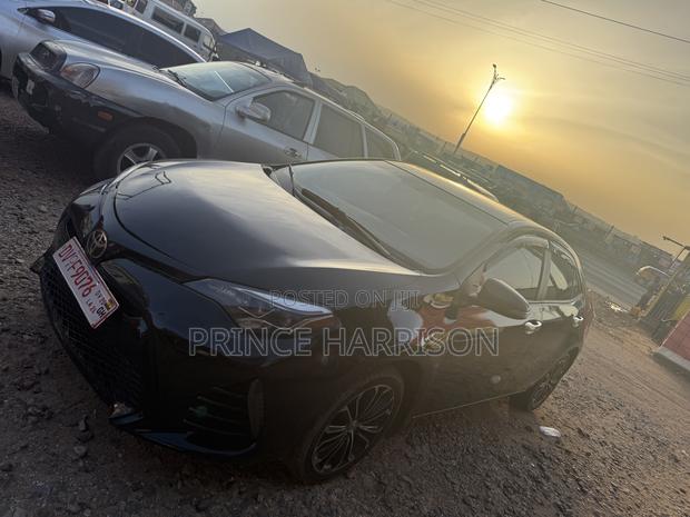 Toyota Corolla S 4dr Sedan (1.8L 4cyl CVT) 2016 Black