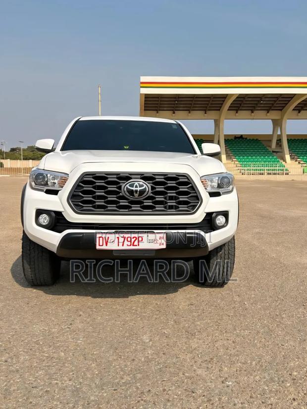 Toyota Tacoma 2020 White