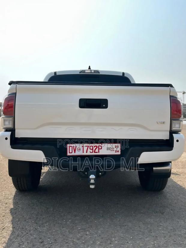 Toyota Tacoma 2020 White