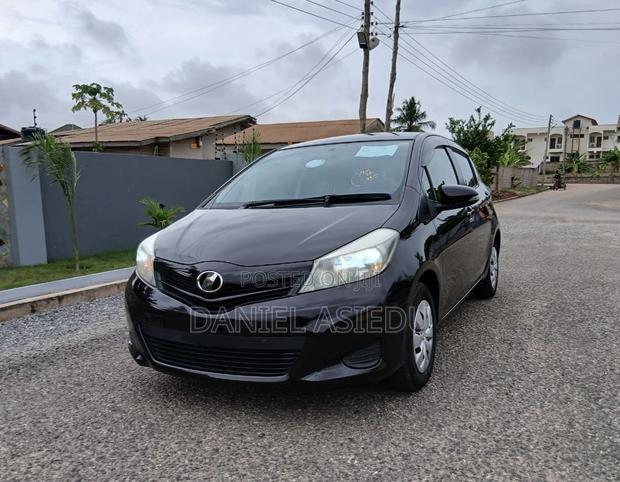 Toyota Vitz 1.3 AWD 5dr 2013 Burgundy