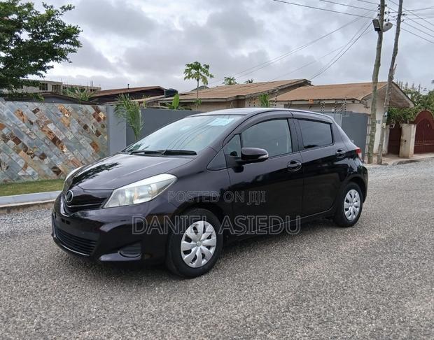 Toyota Vitz 1.3 AWD 5dr 2013 Burgundy