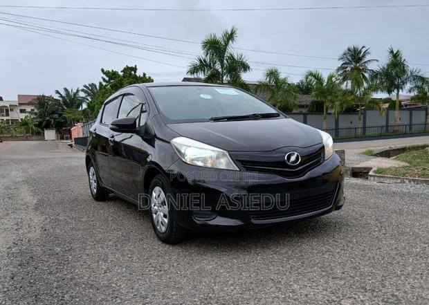 Toyota Vitz 1.3 AWD 5dr 2013 Burgundy