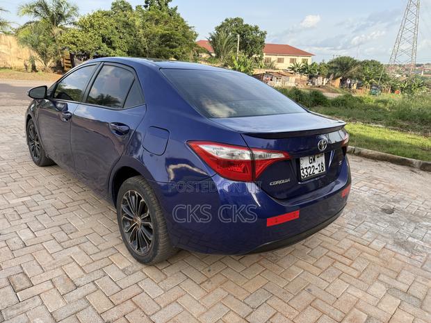 Toyota Corolla 2016 Blue
