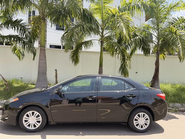 Toyota Corolla LE ECO 4dr Sedan (1.8L 4cyl CVT) 2017 Black