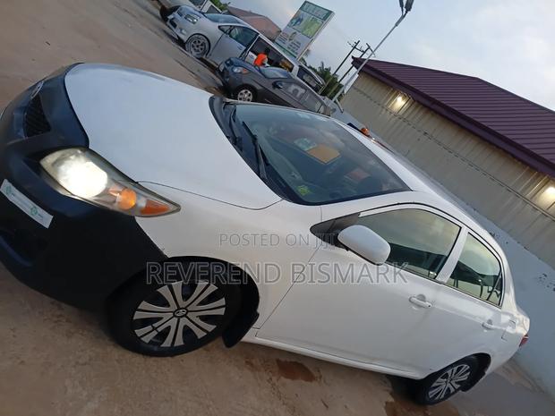 Toyota Corolla LE 4dr Sedan (1.8L 4 cyl 4A) 2009 White