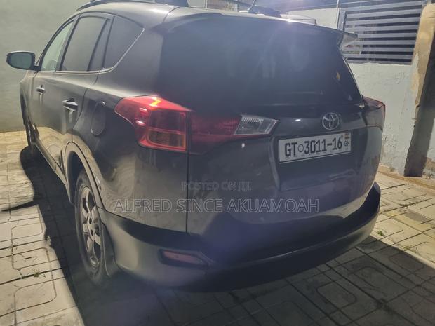 Toyota RAV4 Limited 4dr SUV (2.5L 4cyl 6A) 2014 Gray