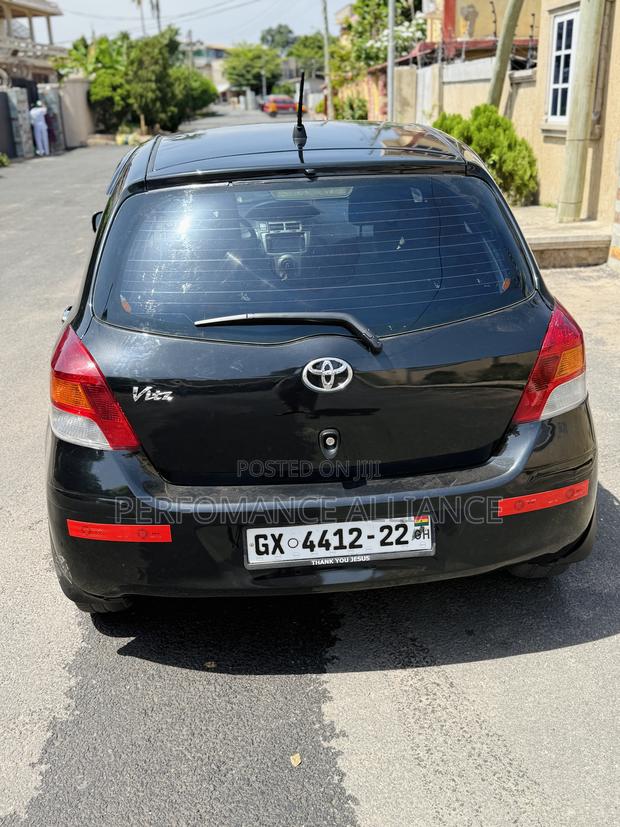 Toyota Vitz 2010 Black