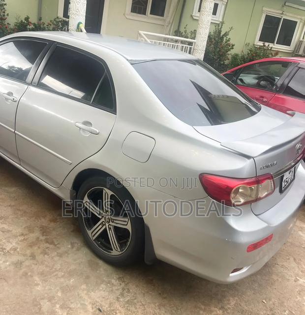 Toyota Corolla LE 4dr Sedan (1.8L 4cyl 4A) 2012 Silver