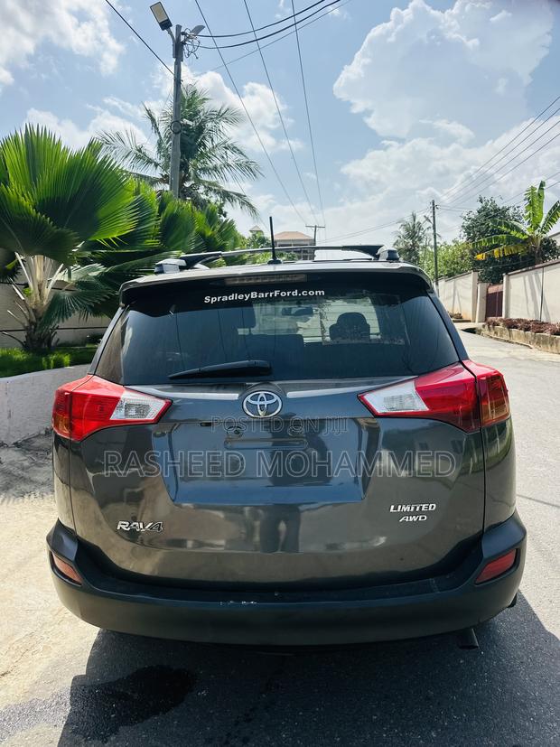 Toyota RAV4 Limited 4dr SUV AWD (2.5L 4cyl 6A) 2014 Gray