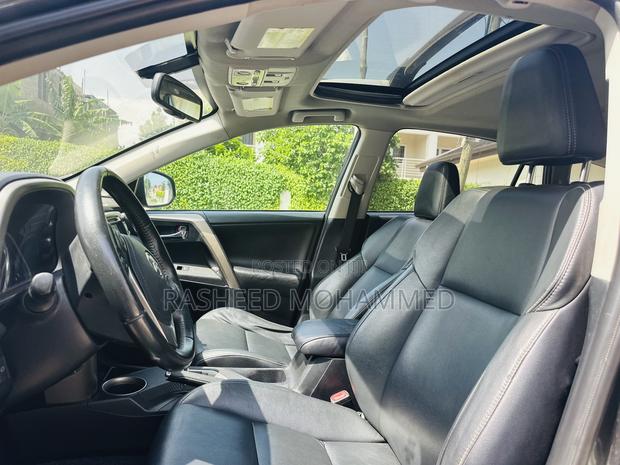 Toyota RAV4 Limited 4dr SUV AWD (2.5L 4cyl 6A) 2014 Gray