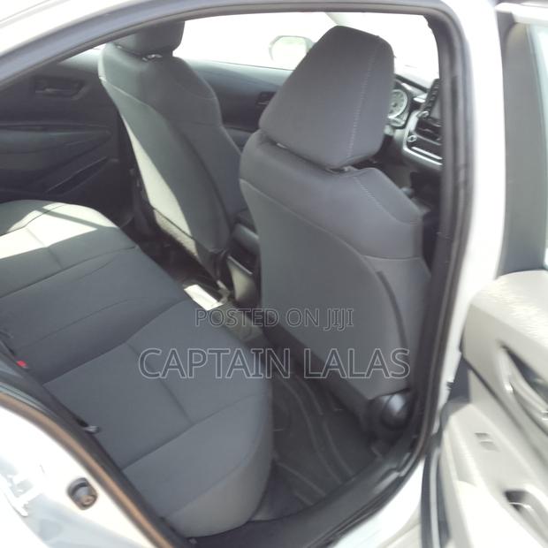Toyota Corolla LE 2022 Silver