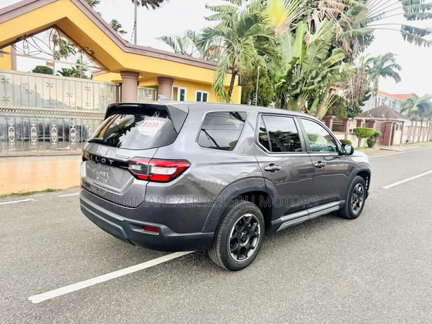 Honda Pilot EX-L 8 Passenger AWD 2023 Gray