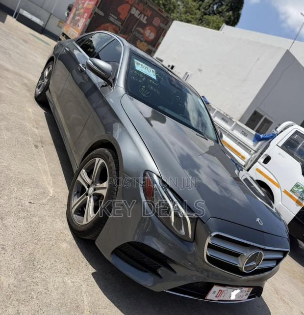 Mercedes-Benz E300 4Matic AWD Sedan (2.0L 4cyl 9A) 2017 Gray