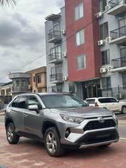 Toyota RAV4 XLE 2021 Silver for sale