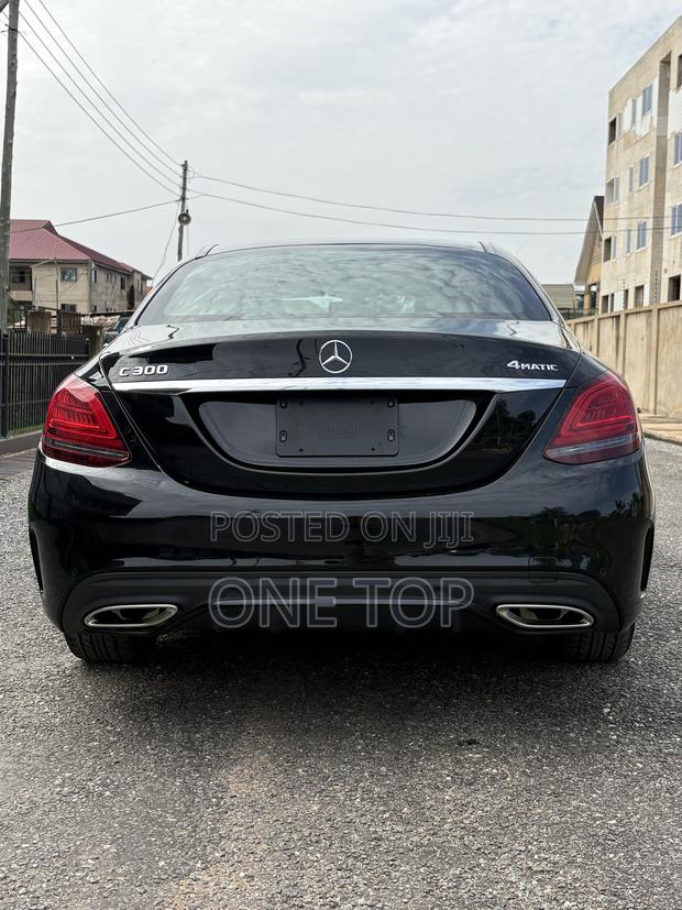 Mercedes-Benz C300 2021 Black
